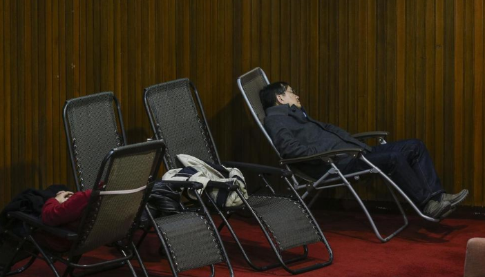 民進黨民代被爆開會看電影強勢嗆聲:不想聽國民黨念經 民進黨民代被爆開會看電影強勢嗆聲:不想聽國民黨念經