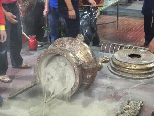 吐槽大會:全臺屯紙猶如世界末日 連娃娃機都改夾衛生紙 吐槽大會:全臺屯紙猶如世界末日 連娃娃機都改夾衛生紙