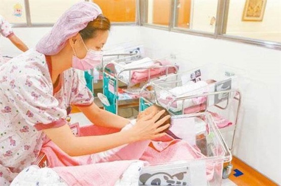 低薪致臺灣生育率慘居全球倒數 民進黨的“干話”還能講多久 低薪致臺灣生育率慘居全球倒數 民進黨的“干話”還能講多久