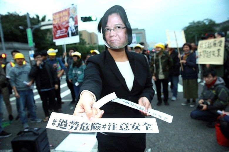 自家人背棄、民眾以命相搏 民進黨遇最強"政治危機"? 自家人背棄、民眾以命相搏 民進黨遇最強"政治危機"?