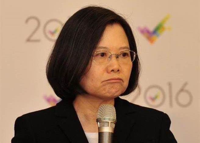 民心背離、"獨派"公開逼宮 蔡英文已成"權力漸凍人"? 民心背離、"獨派"公開逼宮 蔡英文已成"權力漸凍人"?