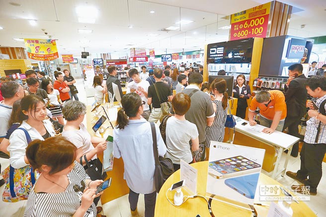 iPhone 6熱賣 鴻海9月營收暴沖5成 iPhone 6熱賣 鴻海9月營收暴沖5成