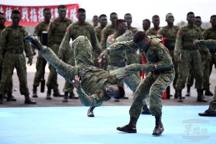 最適合執行“反斬首”的部隊被叫去站崗打雜 最適合執行“反斬首”的部隊被叫去站崗打雜
