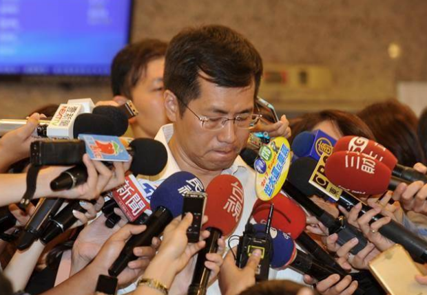 臺灣網友爆料:有“立委”竟在辦公室與助理嘿咻 臺灣網友爆料:有“立委”竟在辦公室與助理嘿咻