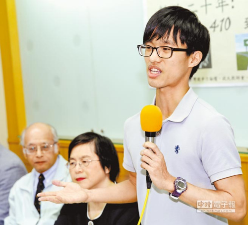 上課一條蟲、網上一條龍臺學者憂心民粹凌駕教育