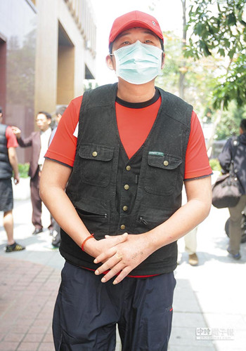 駕車撞馬英九辦公樓男子涉恐嚇前妻哭求:放過我