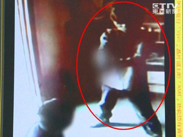 劫匪搶劫五金回收?qǐng)?得手118萬(wàn)元 劫匪搶劫五金回收?qǐng)?得手118萬(wàn)元