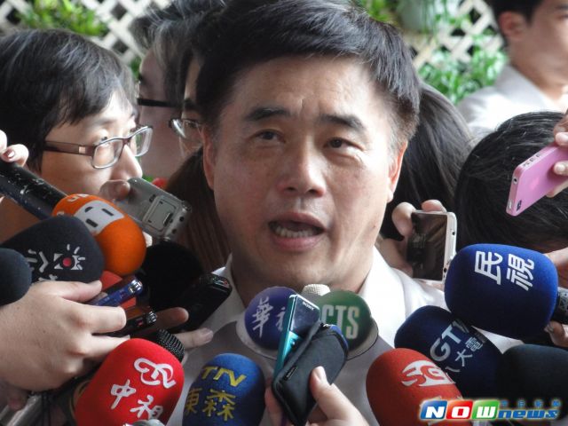 被疑警察風(fēng)紀(jì)不正,郝龍斌:清查死角絕不護(hù)短。(臺媒圖) 被疑警察風(fēng)紀(jì)不正,郝龍斌:清查死角絕不護(hù)短。(臺媒圖)