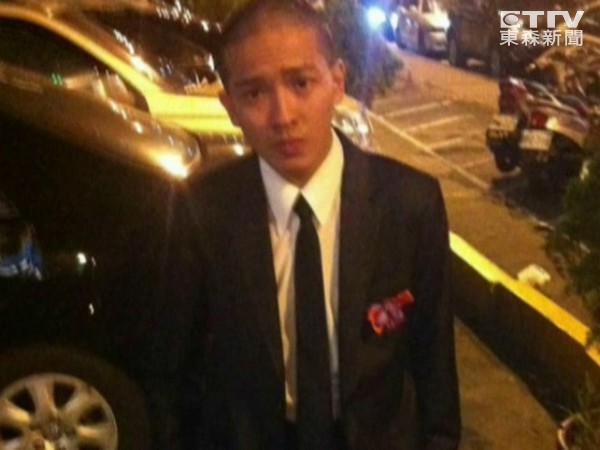 俊秀萬少丞女人緣佳,被封“竹聯幫梁朝偉”。(臺媒圖) 俊秀萬少丞女人緣佳,被封“竹聯幫梁朝偉”。(臺媒圖)