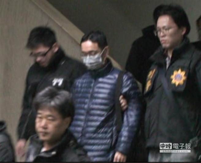 已婚男醫(yī)師看上女勞保黃牛 協(xié)助開不實(shí)診斷書雙落網(wǎng) 已婚男醫(yī)師看上女勞保黃牛 協(xié)助開不實(shí)診斷書雙落網(wǎng)