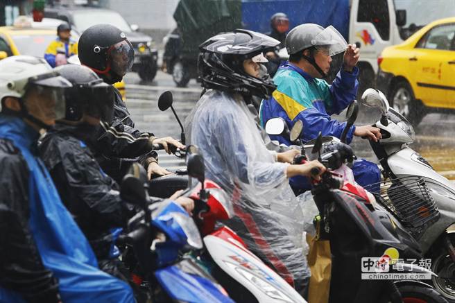 大旱之后又被淹 臺灣梅雨致苗栗臺中淹水警戒 大旱之后又被淹 臺灣梅雨致苗栗臺中淹水警戒