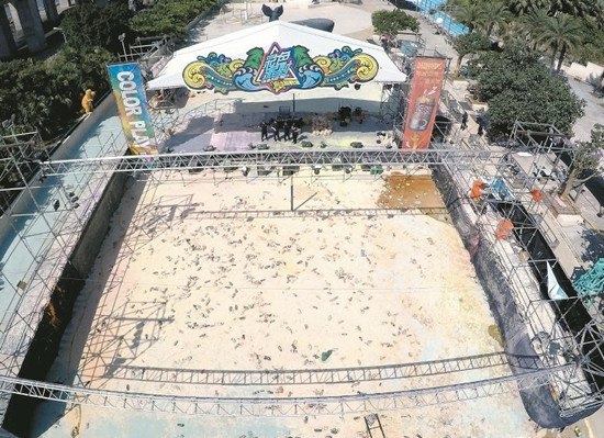 臺灣塵爆現場滿地煙頭 抽煙點火疑為元兇(圖) 臺灣塵爆現場滿地煙頭 抽煙點火疑為元兇(圖)