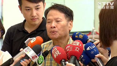 對臺灣塵爆家屬感同身受 大陸游客送紅包慰問(圖) 對臺灣塵爆家屬感同身受 大陸游客送紅包慰問(圖)