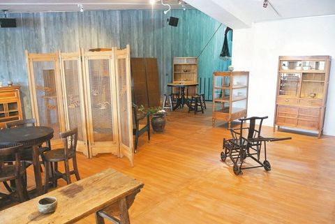 “退休金都變了桌子”老夫婦4年收藏數(shù)百件老家具