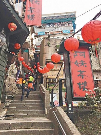 九份人潮因大陸游客減少冷清許多,民宿業(yè)者苦哈哈 九份人潮因大陸游客減少冷清許多,民宿業(yè)者苦哈哈