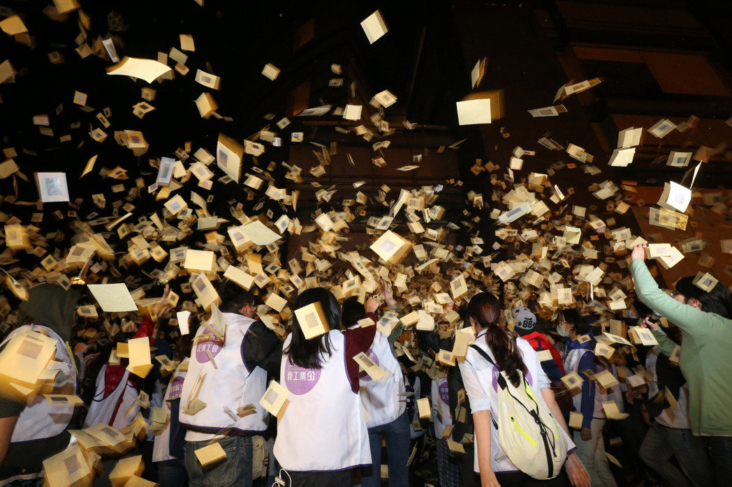 臺灣警察疑因支援復興航空抗議勤務太累中風不治 臺灣警察疑因支援復興航空抗議勤務太累中風不治