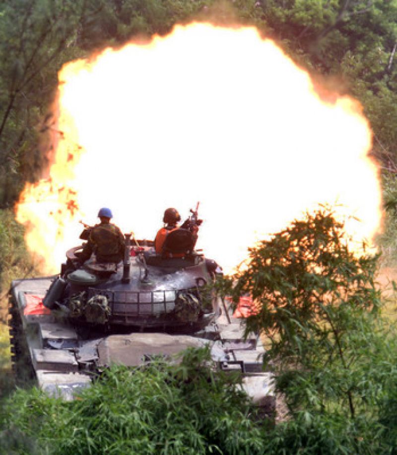 屏東保力山三軍聯訓基地日前舉行操演,結合海、空、陸航等支援兵、火力,依各種模擬狀況實施推演 屏東保力山三軍聯訓基地日前舉行操演,結合海、空、陸航等支援兵、火力,依各種模擬狀況實施推演