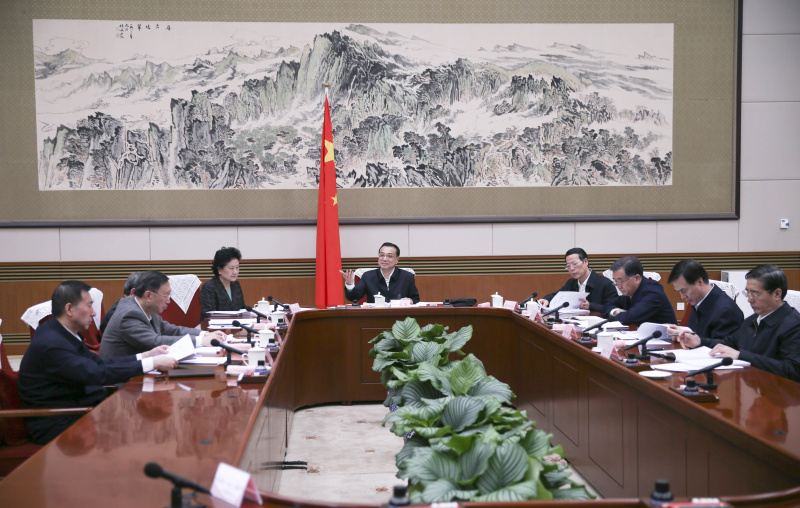 李克強:編制十三五規劃綱要做到有前瞻可操作 李克強:編制十三五規劃綱要做到有前瞻可操作
