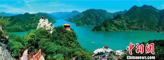 清江畫廊武落鐘離山 易石軒 攝 清江畫廊武落鐘離山 易石軒 攝