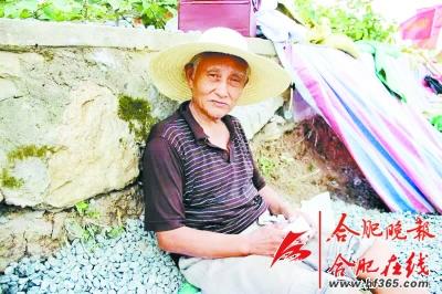 張有才:年近古稀 堅守抗洪一線 張有才:年近古稀 堅守抗洪一線