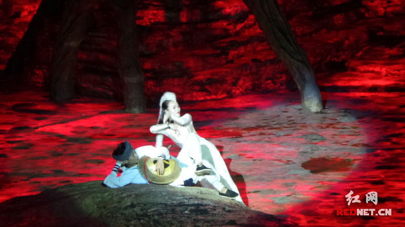 【網絡媒體走轉改】韓國游客點贊《天門狐仙·新劉海砍樵》 【網絡媒體走轉改】韓國游客點贊《天門狐仙·新劉海砍樵》