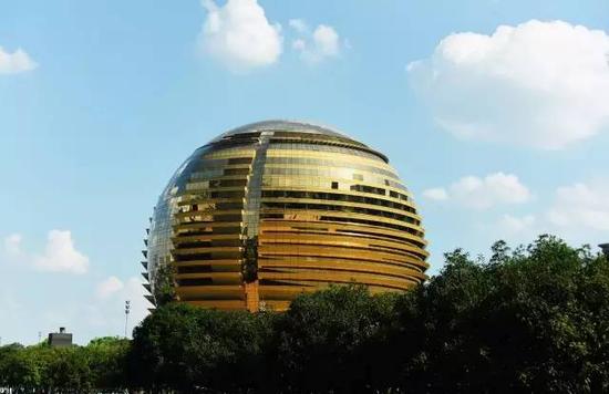 ▲二十國集團(tuán)工商峰會(huì)(B20)主會(huì)場杭州國際會(huì)議中心