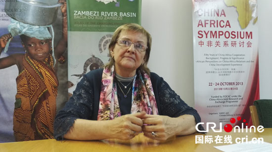 南部非洲中非關(guān)系研究所所長菲利斯·瓊森女士