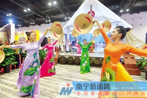 東博會(huì)“魅力之城”展區(qū)正式開(kāi)館 上演最炫東盟風(fēng)