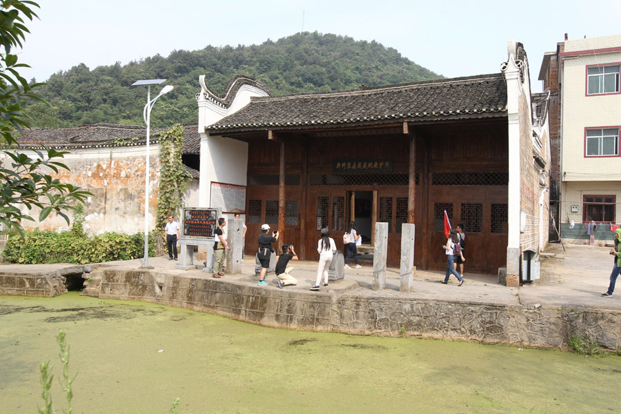 【網絡媒體走轉改】廣西灌陽縣:青山巍巍埋忠骨