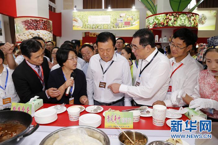 小雜糧的大飛躍——呂梁市縣領(lǐng)導(dǎo)率隊(duì)組團(tuán)進(jìn)京賣農(nóng)貨的背后 小雜糧的大飛躍——呂梁市縣領(lǐng)導(dǎo)率隊(duì)組團(tuán)進(jìn)京賣農(nóng)貨的背后