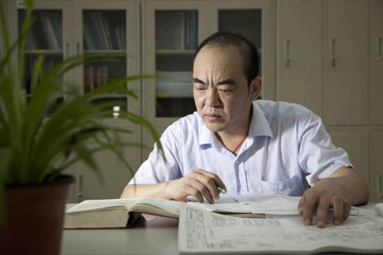 【中國夢·大國工匠】三峽電廠檢修中的“定海神針”