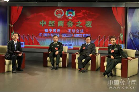 從左至右分別為 全國政協委員、解放軍軍樂團原團長、一級指揮于海;全國政協委員、中國電影文學學會會長王興東;全國政協委員、總政歌劇團國家一級演員孫麗英 中國經濟網張相成/攝