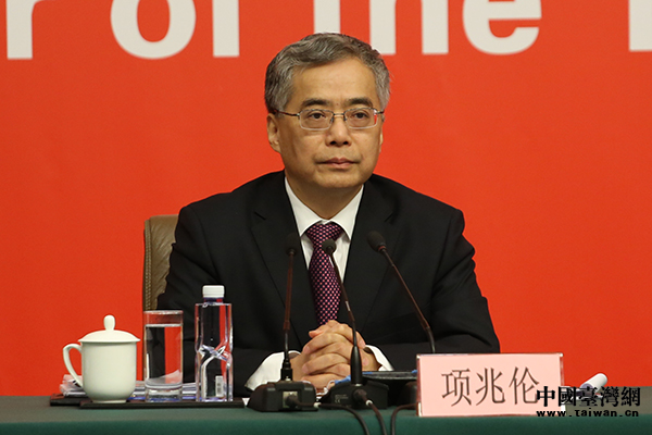 文化部:"十三五"將培訓(xùn)10萬(wàn)非遺傳承人 78所高校參與 文化部:"十三五"將培訓(xùn)10萬(wàn)非遺傳承人 78所高校參與