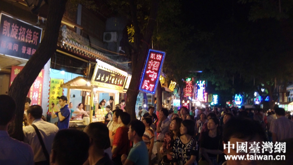 西安回民街:比臺北士林更熱鬧的夜市 西安回民街:比臺北士林更熱鬧的夜市