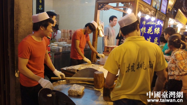 西安回民街:比臺北士林更熱鬧的夜市 西安回民街:比臺北士林更熱鬧的夜市