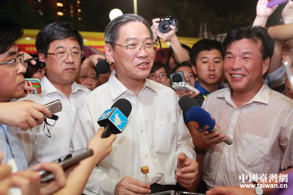 張志軍品嘗地道臺灣小吃 張志軍品嘗地道臺灣小吃