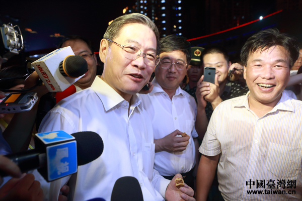 張志軍品嘗地道臺灣小吃 張志軍品嘗地道臺灣小吃