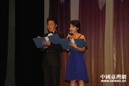 央視音樂頻道導演謝芳(右—) 央視音樂頻道導演謝芳(右—)