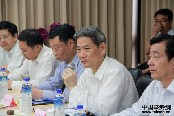 時(shí)政,兩岸關(guān)系,張志軍參訪新北市維格餅家,并與臺(tái)灣中小企業(yè)家座談交流 時(shí)政,兩岸關(guān)系,張志軍參訪新北市維格餅家,并與臺(tái)灣中小企業(yè)家座談交流