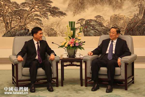 時政,兩岸關系,俞正聲在北京人民大會堂會見臺北市長郝龍斌。 時政,兩岸關系,俞正聲在北京人民大會堂會見臺北市長郝龍斌。