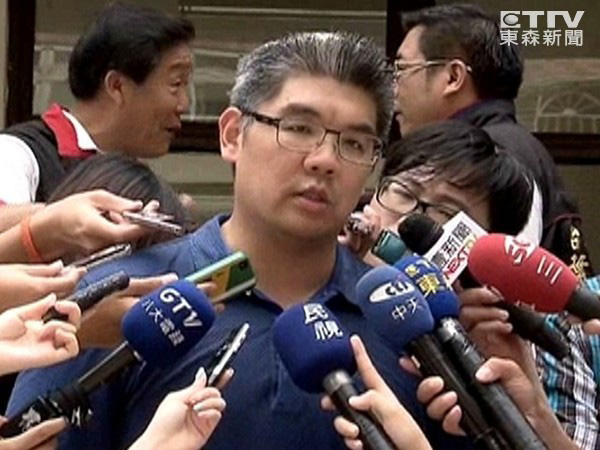 連勝文:政治素人成天酸言酸語?柯文哲是傳統政客 連勝文:政治素人成天酸言酸語?柯文哲是傳統政客