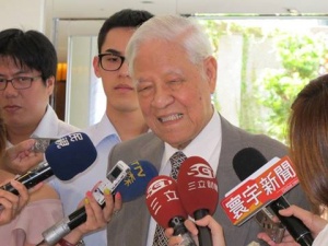 李登輝酸連勝文:你要當市長,別叫爸爸幫忙 李登輝酸連勝文:你要當市長,別叫爸爸幫忙