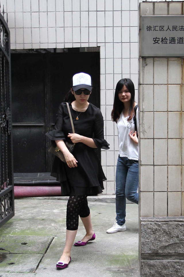 老公稱奪回女兒撫養(yǎng)權(quán)與黃奕離婚:愿一切不變卦了 老公稱奪回女兒撫養(yǎng)權(quán)與黃奕離婚:愿一切不變卦了