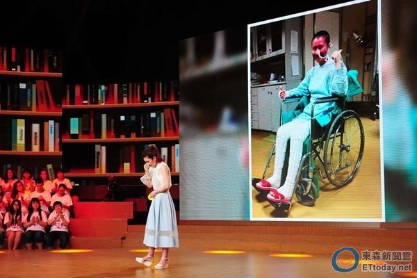 Selina用自身經(jīng)歷希望燒傷患者可以求助陽光基金會(huì),得到更多的建議。 Selina用自身經(jīng)歷希望燒傷患者可以求助陽光基金會(huì),得到更多的建議。