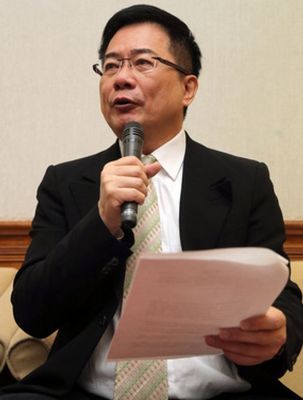 “立委”:連勝文關心高雄受災 柯文哲不在乎 “立委”:連勝文關心高雄受災 柯文哲不在乎