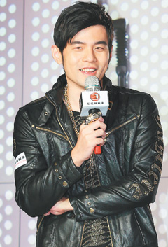 周杰倫借造價450萬的摩托車 力挺女友拍戲 周杰倫借造價450萬的摩托車 力挺女友拍戲