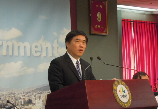 郝龍斌斥地溝油黑心業者:知法犯法,判死刑都不為過。(臺媒圖) 郝龍斌斥地溝油黑心業者:知法犯法,判死刑都不為過。(臺媒圖)