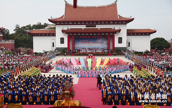 萬名信眾齊聚“媽祖故里”隆重紀念媽祖誕辰1055周年 萬名信眾齊聚“媽祖故里”隆重紀念媽祖誕辰1055周年