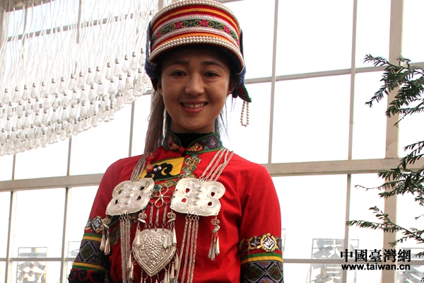 六盤水市盤縣淤泥鄉大撥米村彝族姑娘阿線 六盤水市盤縣淤泥鄉大撥米村彝族姑娘阿線