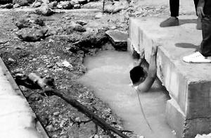 昆明“堅(jiān)持哥”救活溺水兒童 走紅網(wǎng)絡(luò)被點(diǎn)贊 昆明“堅(jiān)持哥”救活溺水兒童 走紅網(wǎng)絡(luò)被點(diǎn)贊